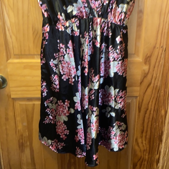 Hydrangea Dress - Picture 3 of 5